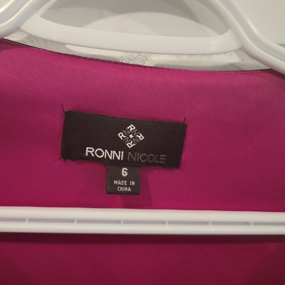 Vintage floral dress size 6 woman's beautiful and slim - Picture 4 of 4